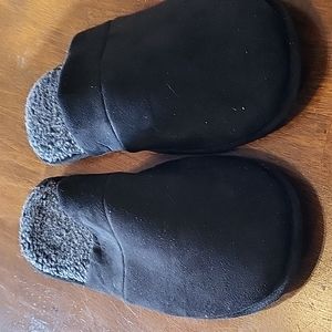 West Loop Men Black Cozy Slippers